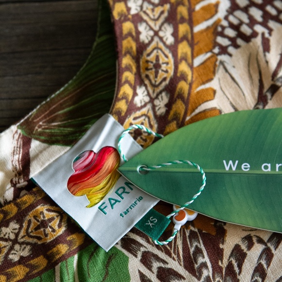 FARM RIO SAND FOLIAGE SKETCH BLOUSE NWT - Picture 7 of 10